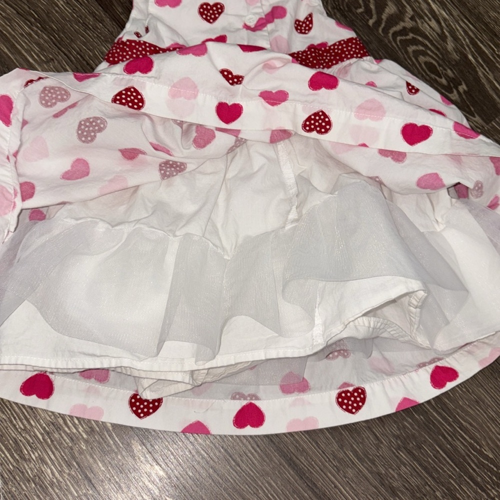 Baby girls heart dress with red and pink hearts perfect Valentine’s Day - Picture 5 of 5